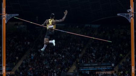 Men's Pole Vault Qualification Group B