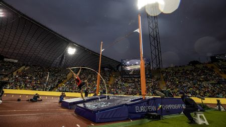 Men's Pole Vault Final