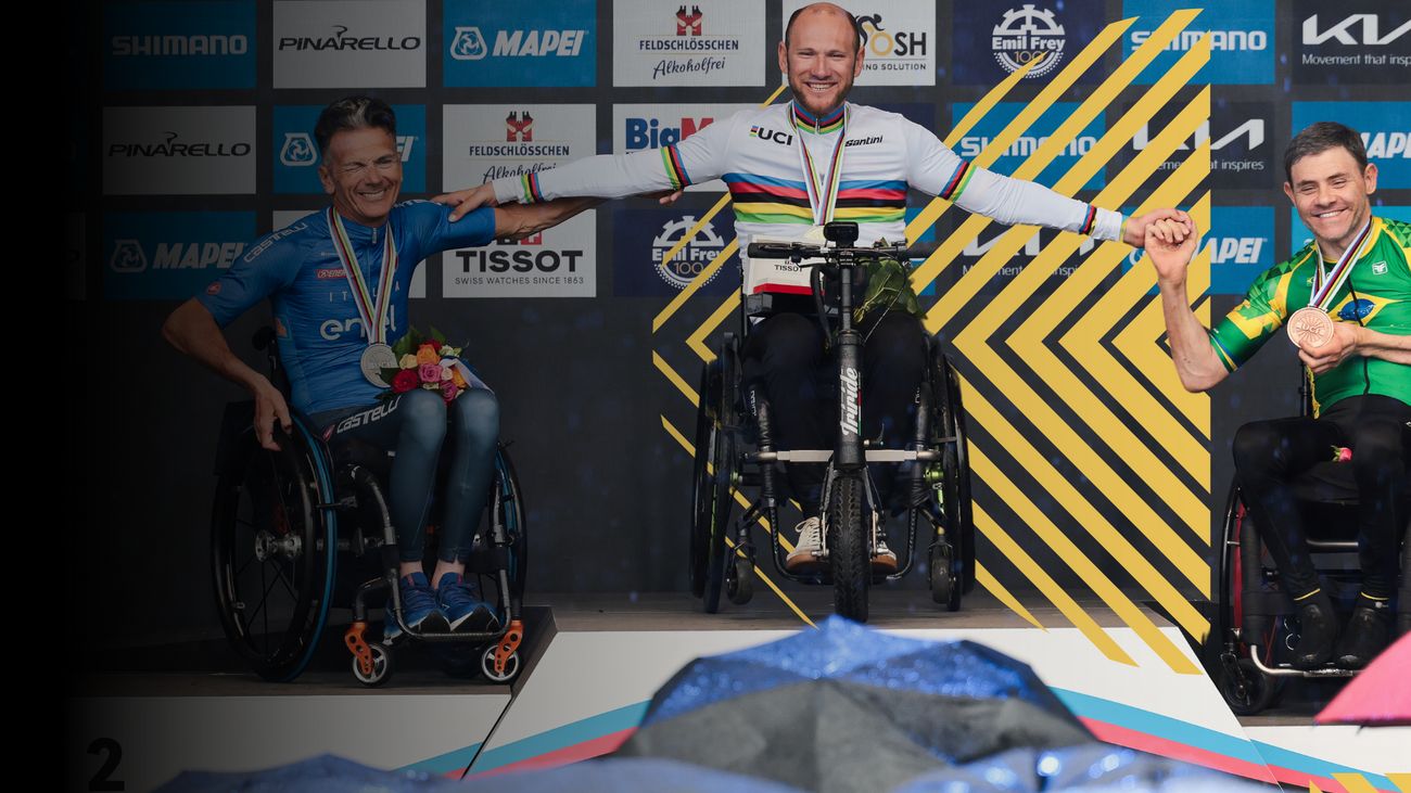 Medal Ceremony | Road Race - Men H1-2 and Women H1-5  